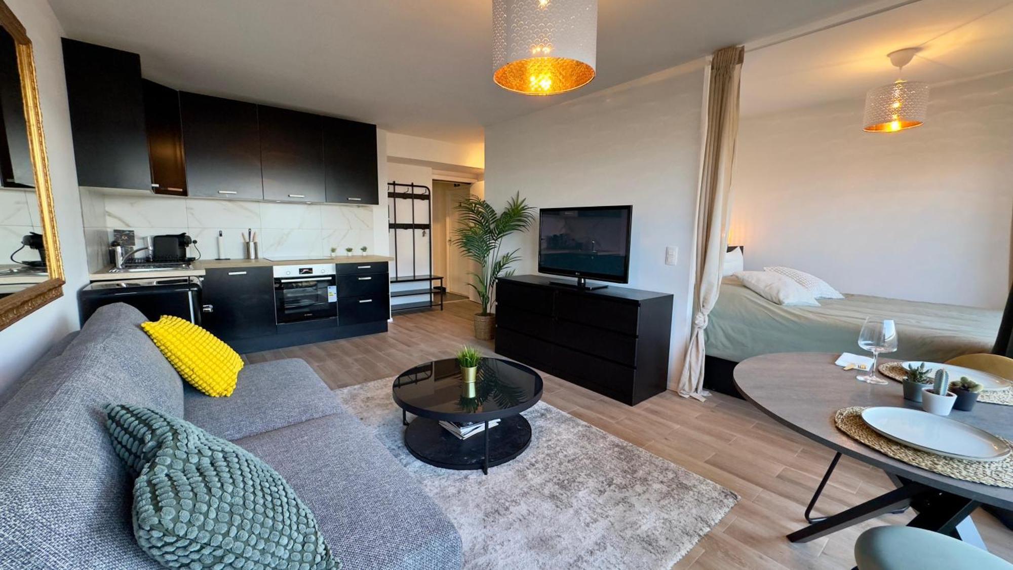 Studio Avec Vue Panoramique Et Parking Gratuit Bryssel Exteriör bild